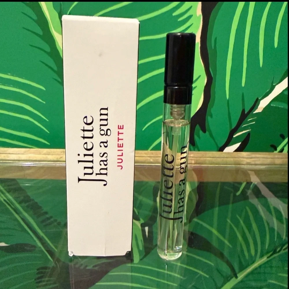 NWT Juliette Has A Gun Juliette 5mL Mini Travel Spray